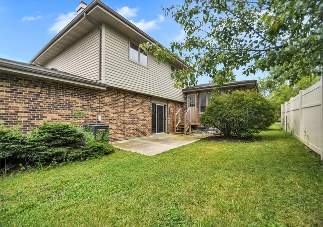 Photo 4 of Single family home for sale at 9322 W 140th Street, Orland Park, IL 60462 | MLS# 12119027 | Listing updated on 2024-12-06