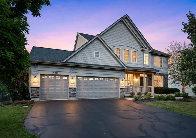 Photo 2 of Single family home for sale at 4513 Kenilworth Ave, Berwyn, IL 60402 | MLS# 12253788 | Listing updated on 2024-12-11
