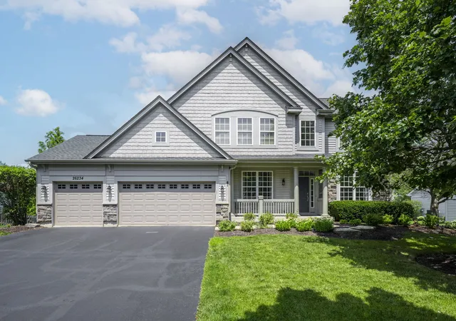 Photo 3 of Single family home for sale at 4513 Kenilworth Ave, Berwyn, IL 60402 | MLS# 12253788 | Listing updated on 2024-12-11