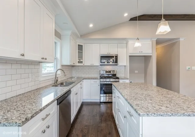 Photo 4 of Single family home for sale at 7743 161st Place, Tinley Park, IL 60477 | MLS# 12132712 | Listing updated on 2024-12-10