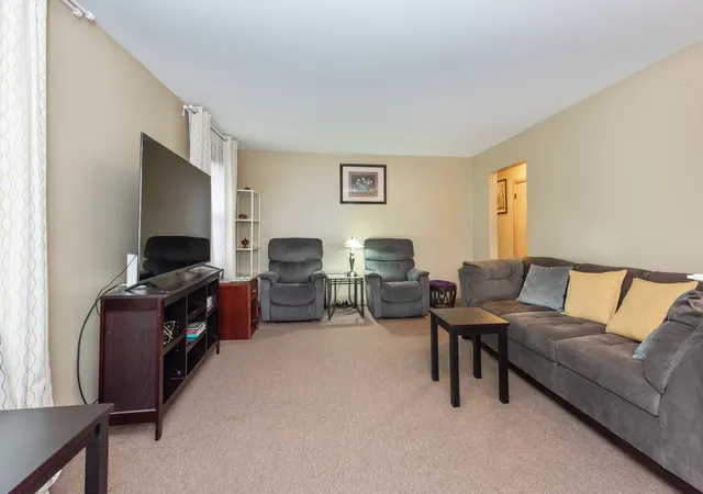 Photo 1 of Single family home for sale at 437 161st Street, South Holland, IL 60473 | MLS# 12136289 | Listing updated on 2024-12-06
