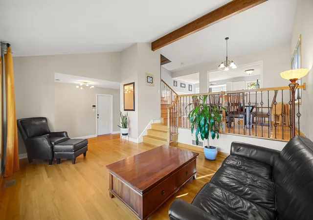 Photo 4 of Single family home for sale at 14515 Creek Xing Dr, Orland Park, IL 60467 | MLS# 12146480 | Listing updated on 2024-12-07