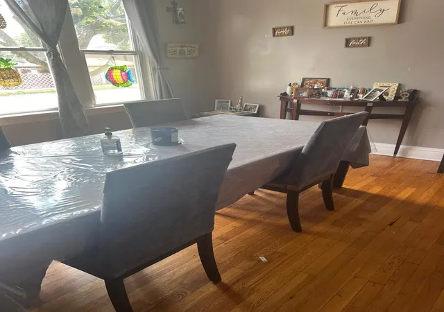 Photo 4 of Single family home for sale at 10256 S Ave M, Chicago, IL 60617 | MLS# 12146974 | Listing updated on 2024-12-09