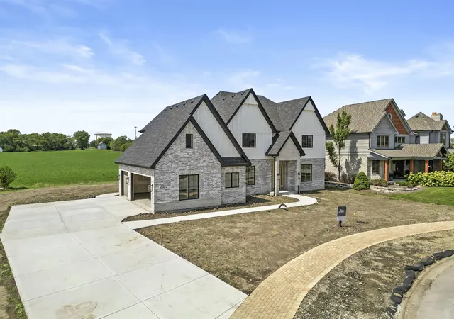 Photo 1 of Single family home for sale at 16106 Syd Crk Dr, Homer Glen, IL 60491 | MLS# 12147632 | Listing updated on 2024-12-08