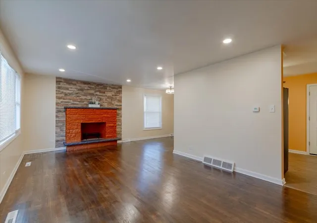 Photo 3 of Single family home for sale at 17117 Linden Dr, Hazel Crest, IL 60429 | MLS# 12148262 | Listing updated on 2024-12-09
