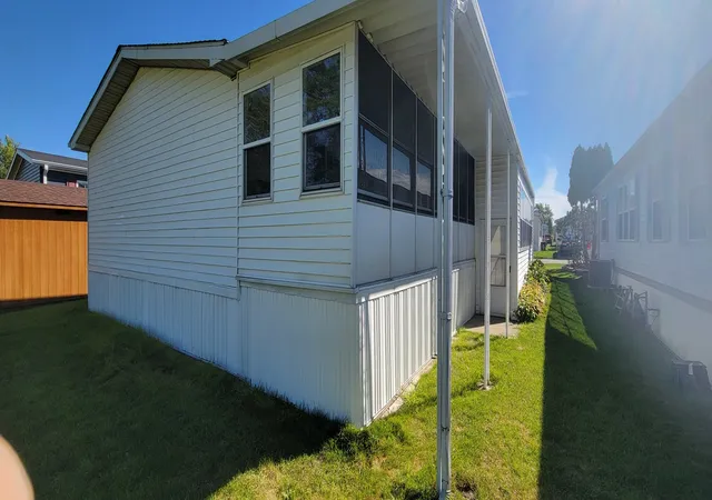 Photo 3 of Manufactured home for sale at 25746 Merion Dr #17, Monee, IL 60449 | MLS# 12151423 | Listing updated on 2024-12-07