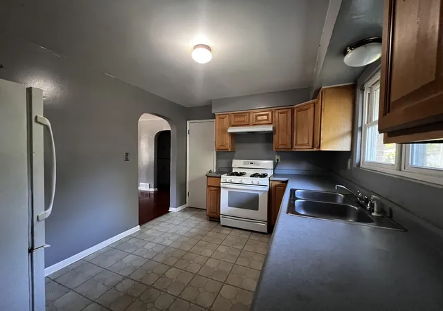 Photo 4 of Single family home for sale at 1704 21 Street, Zion, IL 60099 | MLS# 12161500 | Listing updated on 2024-12-09