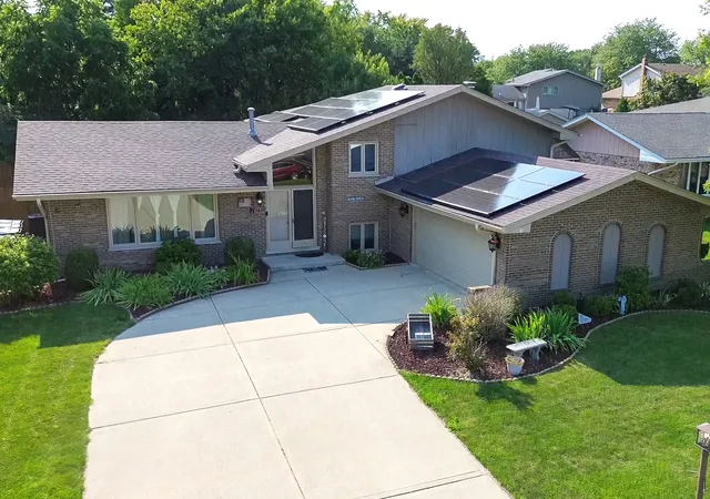 Photo 29 of Single family home for sale at 14630 S West Abbott Rd, Homer Glen, IL 60491 | MLS# 12166342 | Listing updated on 2024-12-10