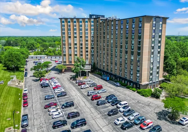 Photo 25 of Sale Pending at 1 Renaissance Pl #709, Palatine, IL 60067 | MLS# 12168083 | Listing updated on 2024-12-07