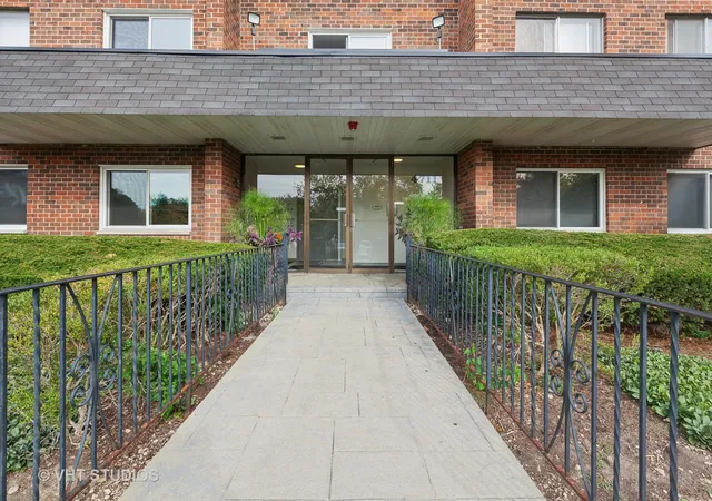 Photo 2 of Condo for sale at 4711 Saint Joseph Creek Rd #3A, Lisle, IL 60532 | MLS# 12168245 | Listing updated on 2024-12-09