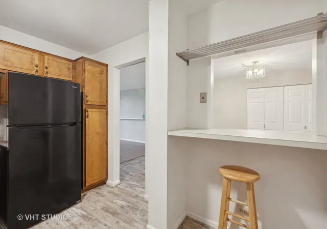 Listing Photo 5 - Condo for sale in building located at 4711 Saint Joseph Creek Rd, Lisle, IL 60532 - Unit #3A