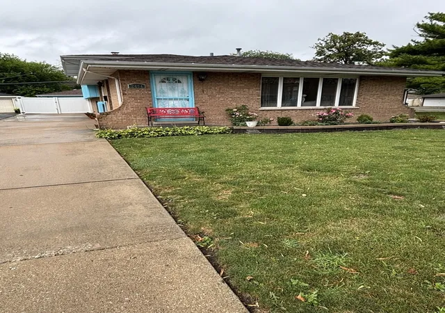 Photo 1 of Single family home for sale at 2404 S 9th Avenue, Broadview, IL 60155 | MLS# 12169329 | Listing updated on 2024-12-10