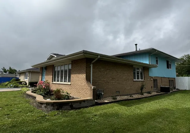 Photo 29 of Single family home for sale at 2404 S 9th Avenue, Broadview, IL 60155 | MLS# 12169329 | Listing updated on 2024-12-10