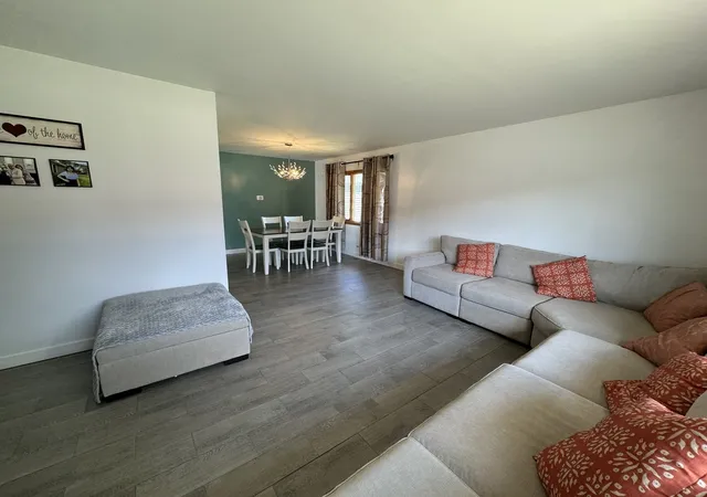 Photo 4 of Single family home for sale at 2404 S 9th Avenue, Broadview, IL 60155 | MLS# 12169329 | Listing updated on 2024-12-10