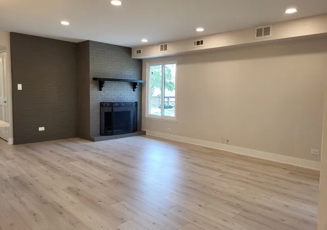 Listing Photo 5 - Condo for sale in building located at 15705 Orlan Brk Dr, Orland Park, IL 60462 - Unit #10