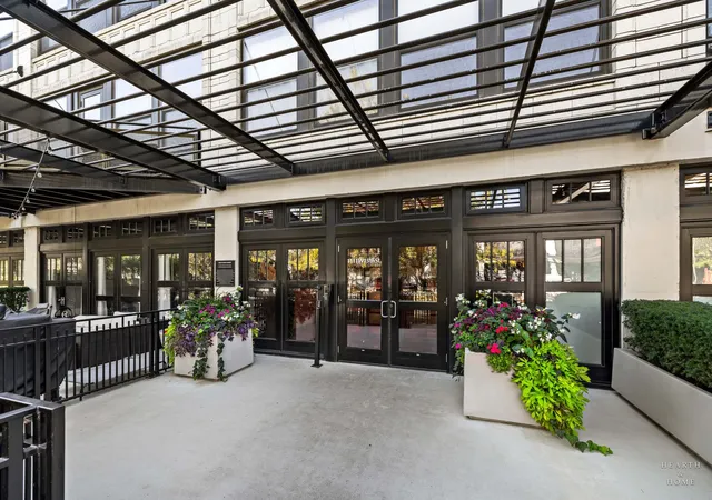 Listing Photo 4 - Condo for sale in building located at 1111 W 15Th St, Chicago, IL 60608 - Unit #114
