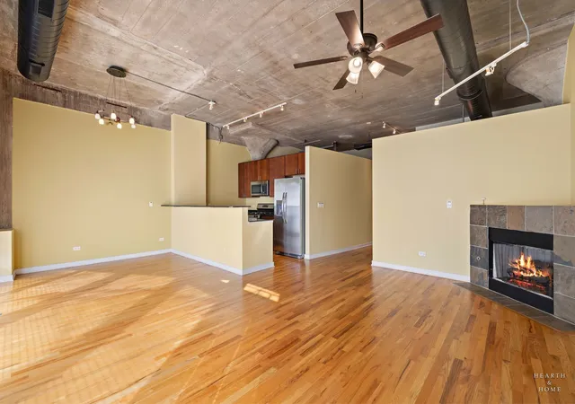 Listing Photo 5 - Condo for sale in building located at 1111 W 15Th St, Chicago, IL 60608 - Unit #114