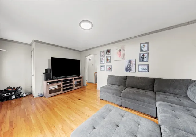 Photo 3 of Single family home for sale at 10512 Oak Park Ave, Chicago Ridge, IL 60415 | MLS# 12174459 | Listing updated on 2024-12-10
