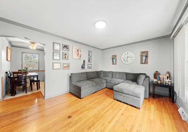 Photo 4 of Single family home for sale at 10512 Oak Park Ave, Chicago Ridge, IL 60415 | MLS# 12174459 | Listing updated on 2024-12-10