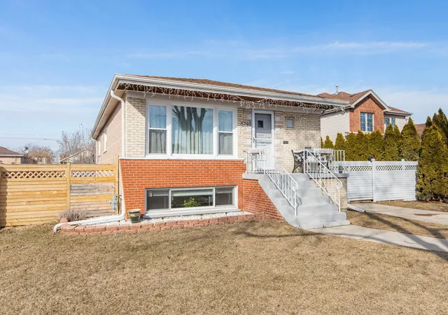 Photo 1 of Single family home for sale at 5748 W 89th St, Oak Lawn, IL 60453 | MLS# 12175629 | Listing updated on 2024-12-07