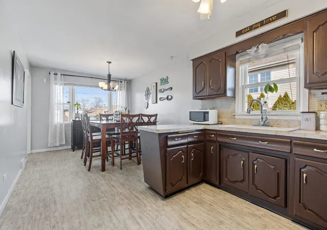 Photo 4 of Single Family Residence at 5748 W 89th Street, Oak Lawn, IL 60453 | MLS# 12175629 | | Sold on 2025-01-23