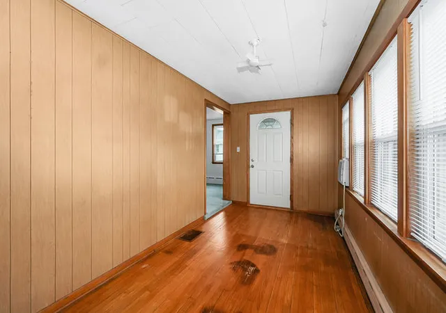 Photo 4 of Single family home for sale at 12253 S 45th Avenue, Alsip, IL 60803 | MLS# 12179120 | Listing updated on 2024-12-07