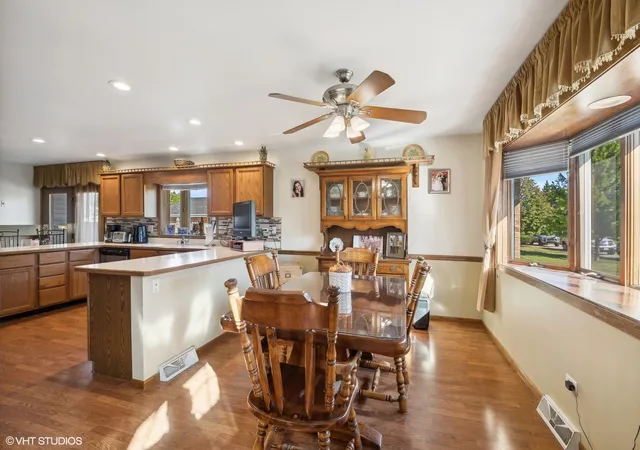 Photo 3 of Single family home for sale at 904 N 10th Avenue, Melrose Park, IL 60160 | MLS# 12179870 | Listing updated on 2024-12-08