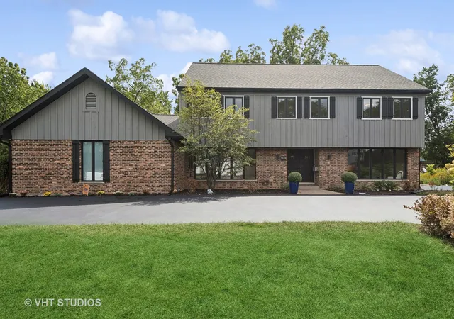 Photo 1 of Sale Pending at 1609 Del Ogier Dr, Glenview, IL 60025 | MLS# 12181744 | Listing updated on 2024-12-06