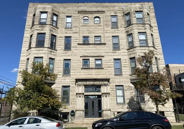 Photo 1 of Townhouse for sale at 118 E 45th Street #301, Chicago, IL 60653 | MLS# 12184446 | Listing updated on 2024-12-09