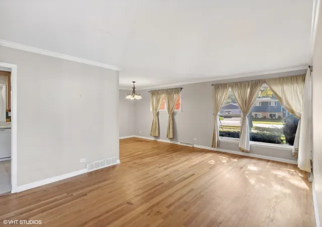 Photo 2 of Sale Pending at 1521 Lakeside Dr, Wheaton, IL 60187 | MLS# 12186834 | Listing updated on 2024-12-09