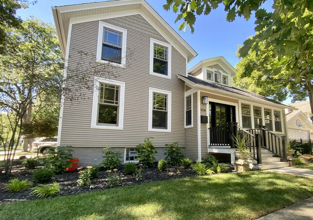 Photo 1 of Single family home for sale at 104 N Benton St, Palatine, IL 60067 | MLS# 12188582 | Listing updated on 2024-12-09