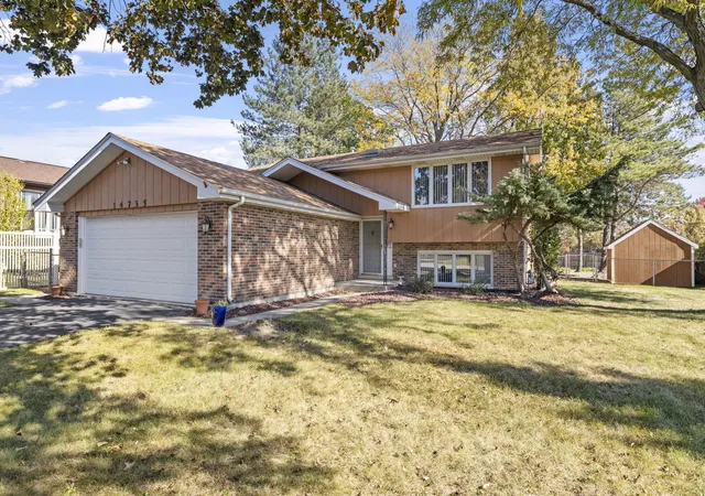 Photo 2 of Single family home for sale at 14735 S Arboretum Dr, Homer Glen, IL 60491 | MLS# 12190756 | Listing updated on 2024-12-10