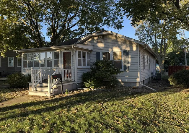 Photo 2 of Single family home for sale at 529 N Lott Blvd, Gibson City, IL 60936 | MLS# 12191331 | Listing updated on 2024-12-06