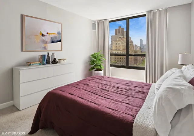 Photo 3 of Condo for sale at 2020 N Lincoln Park W #7G, Chicago, IL 60614 | MLS# 12191982 | Listing updated on 2024-12-10