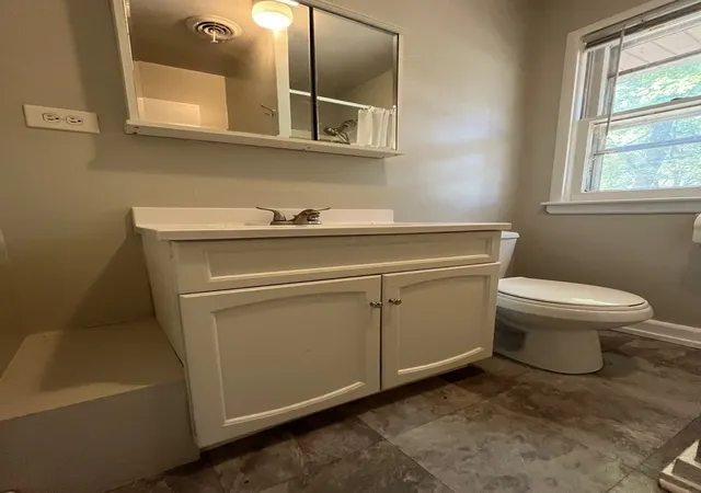 Photo 7 of Single family home for sale at 17206 S Lily Cache Rd, Plainfield, IL 60586 | MLS# 12192055 | Listing updated on 2024-12-09