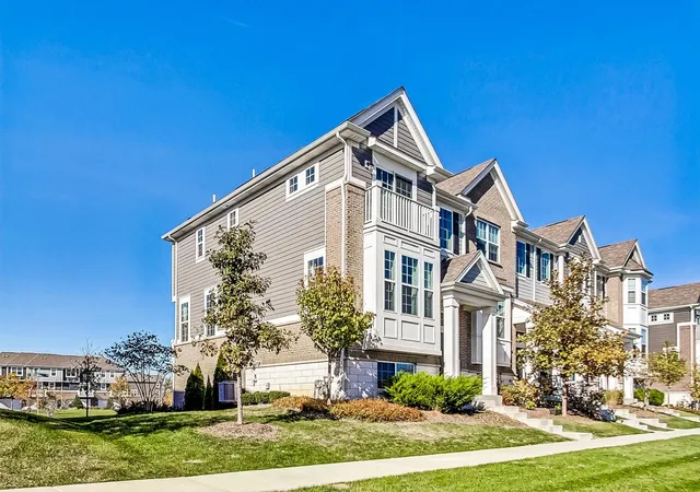 Photo 3 of Townhouse at 13939 S Belmont Dr, Homer Glen, IL 60491 | MLS# 12192714 | | Sold on 2024-12-16