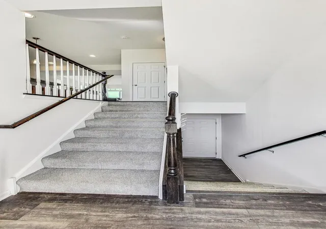 Photo 4 of Townhouse at 13939 S Belmont Dr, Homer Glen, IL 60491 | MLS# 12192714 | | Sold on 2024-12-16
