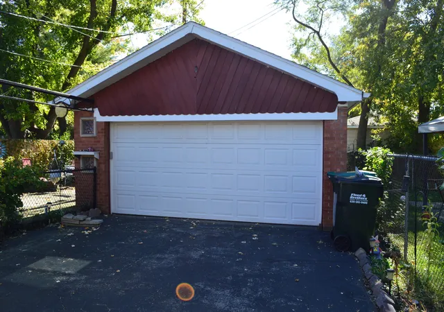 Photo 3 of Sale Pending at 2953 W 101st Place, Evergreen Park, IL 60805 | MLS# 12193152 | Listing updated on 2024-12-09