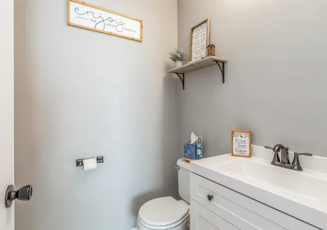 Photo 4 of Duplex at 2874 Sorrel Row, Crystal Lake, IL 60156 | MLS# 12193190 | | Sold on 2025-01-23