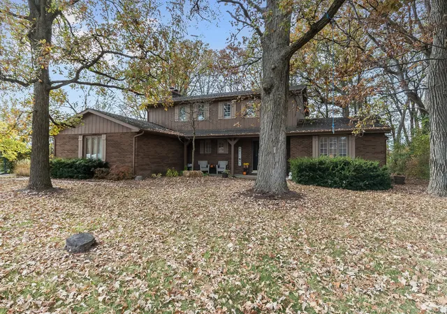 Photo 2 of Single family home for sale at 16026 S Oak Valley Trl, Homer Glen, IL 60491 | MLS# 12196430 | Listing updated on 2024-12-08