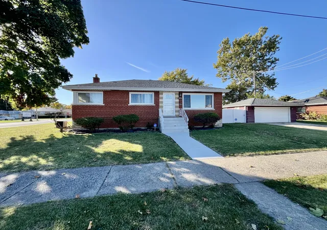 Photo 1 of Single family home for sale at 15430 Cottage Grv Ave, South Holland, IL 60473 | MLS# 12196546 | Listing updated on 2024-12-06