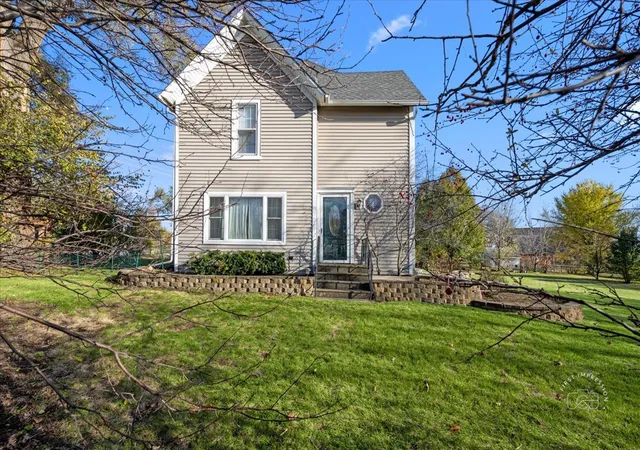 Photo 2 of Single family home for sale at 5n638 Hanson Rd, Saint Charles, IL 60175 | MLS# 12196850 | Listing updated on 2024-12-10