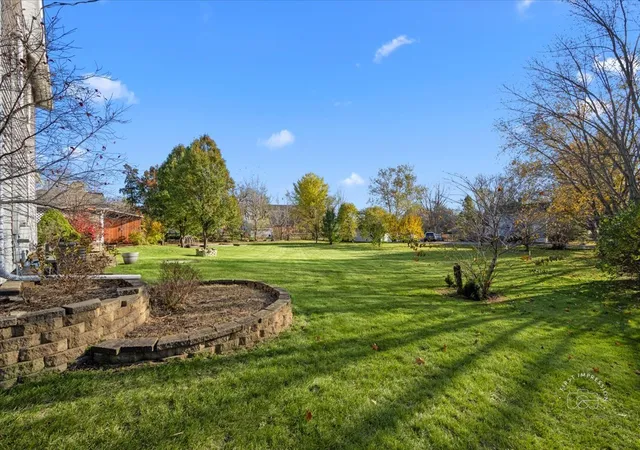 Photo 2 of Single Family Residence at 5n638 Hanson Rd, Saint Charles, IL 60175 | MLS# 12196850 | | Sold on 2025-02-04