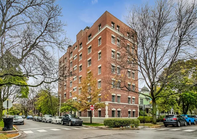 Photo 2 of Sale Pending at 1330 E 56th Street #7W, Chicago, IL 60637 | MLS# 12197539 | Listing updated on 2024-12-09
