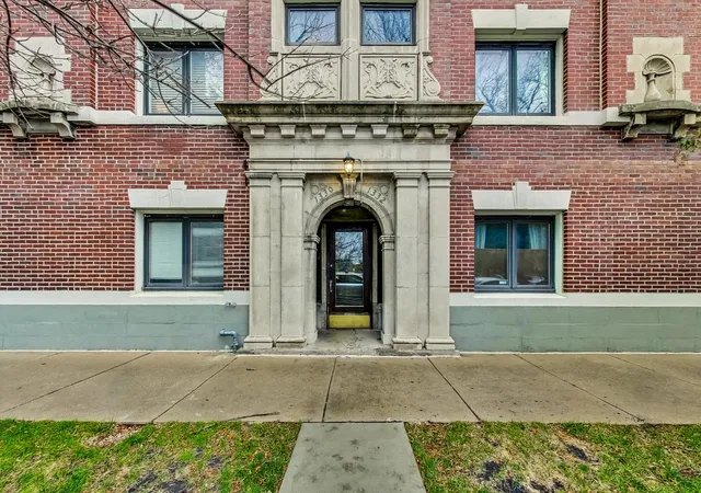 Photo 3 of Sale Pending at 1330 E 56th Street #7W, Chicago, IL 60637 | MLS# 12197539 | Listing updated on 2024-12-09