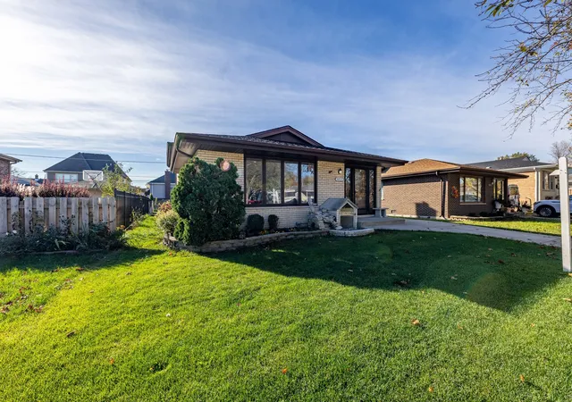 Photo 2 of Sale Pending at 5825 W 88th Pl, Oak Lawn, IL 60453 | MLS# 12200885 | Listing updated on 2024-12-06