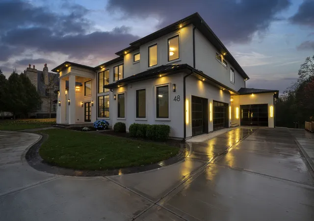 Photo 3 of Single Family Residence at 48 Baybrook Ln, Oak Brook, IL 60523 | MLS# 12202643 | | Sold on 2025-01-31