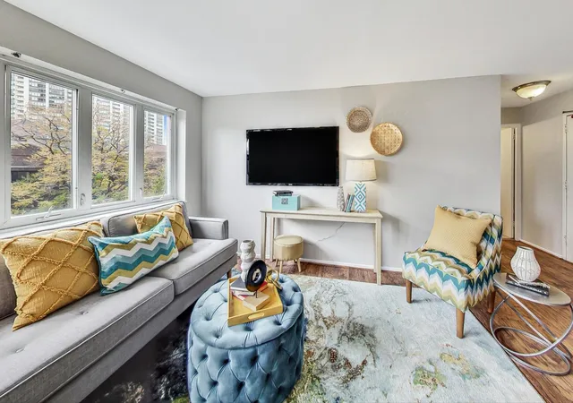 5th image of 700 W Bittersweet Pl #405, Chicago, IL 60613 | MLS# 12203070
