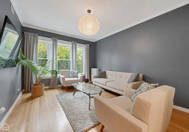 Listing Photo 3 - Condo for sale in building located at 1400 E 56Th St, Chicago, IL 60637 - Unit #2