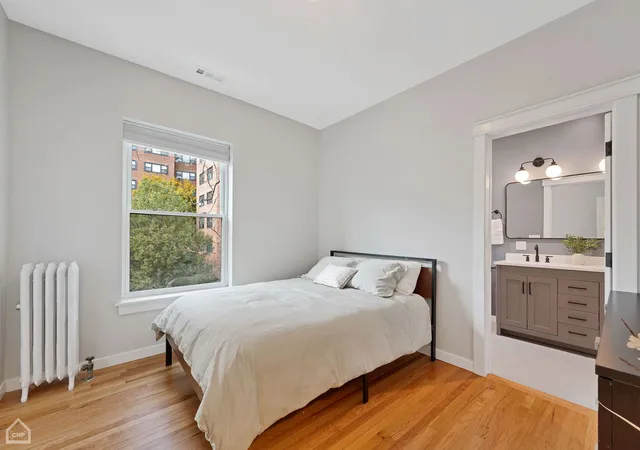 Listing Photo 4 - Condo for sale in building located at 1400 E 56Th St, Chicago, IL 60637 - Unit #2